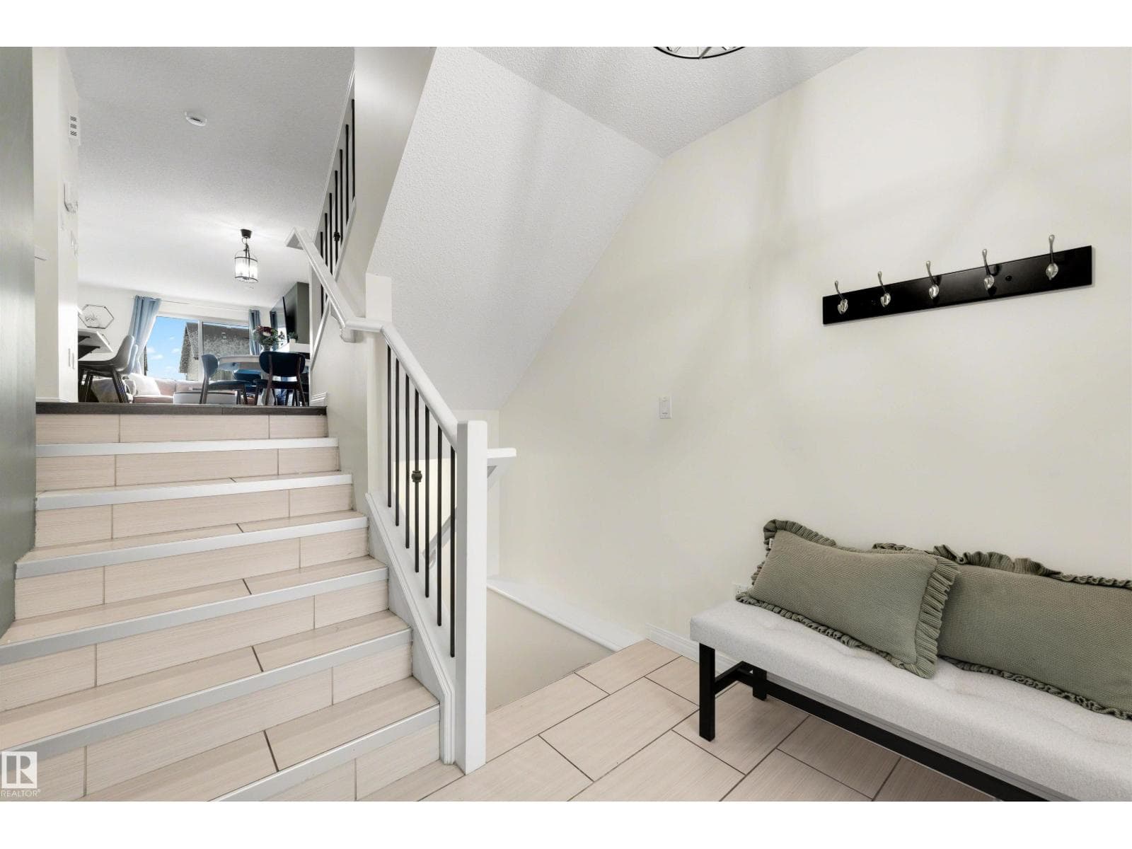 2132 CASSIDY WD SW — photo 3