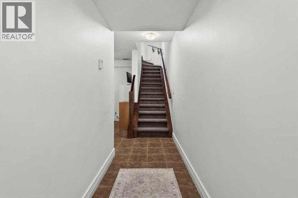 1, 164 Rockyledge View NW — photo 5