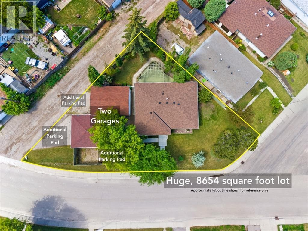 3243 Dover Crescent SE — photo 2