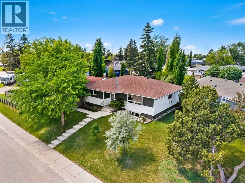3243 Dover Crescent SE — photo 3