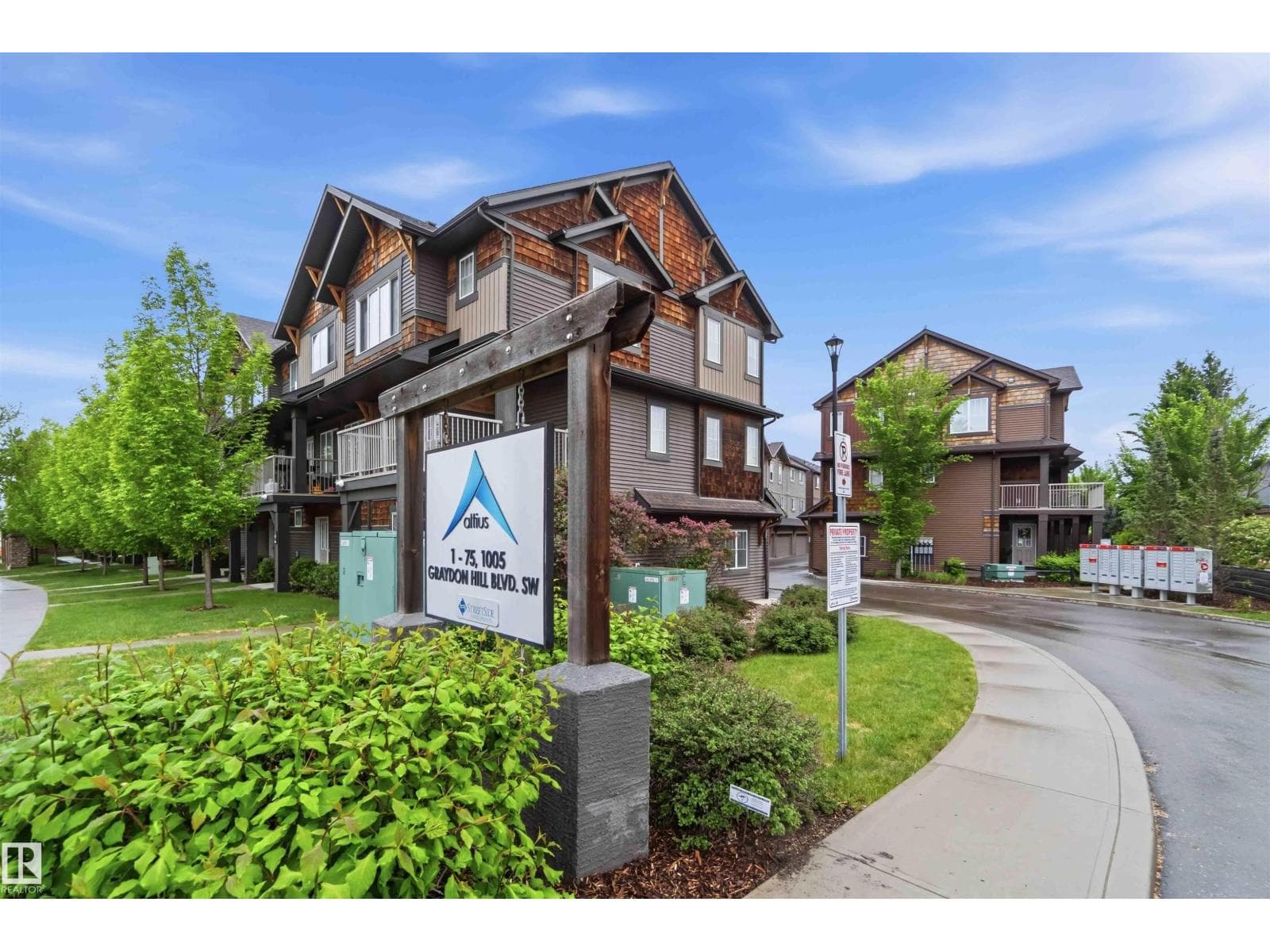 36 1005 GRAYDON HILL BV SW — photo 3