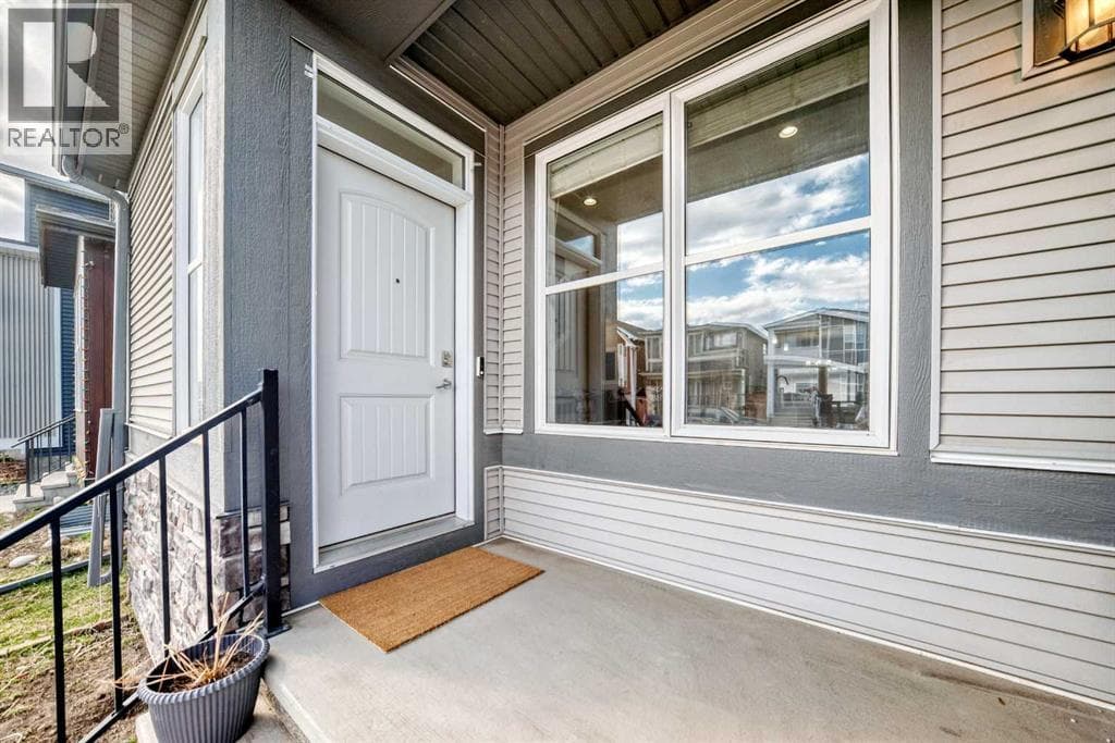 140 Howse Avenue NE — photo 2