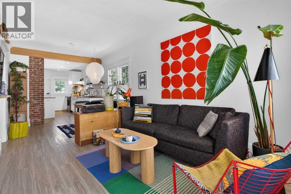 924 18 Avenue SE — photo 4