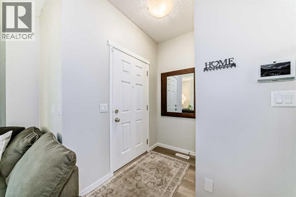 151 Copperpond Rise SE — photo 4