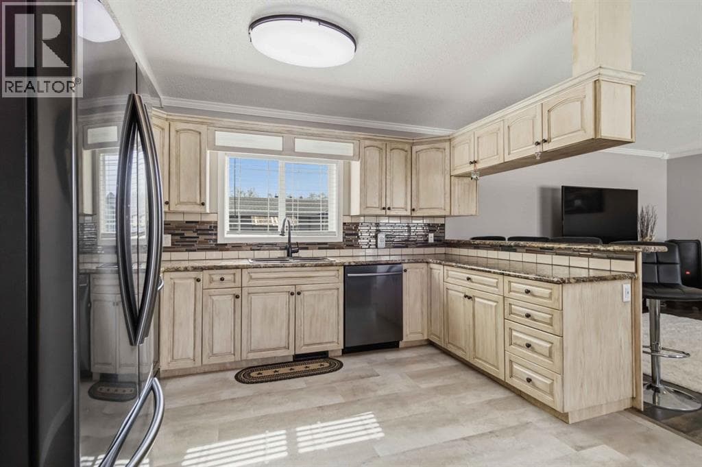 157 Gregoire Crescent — photo 4