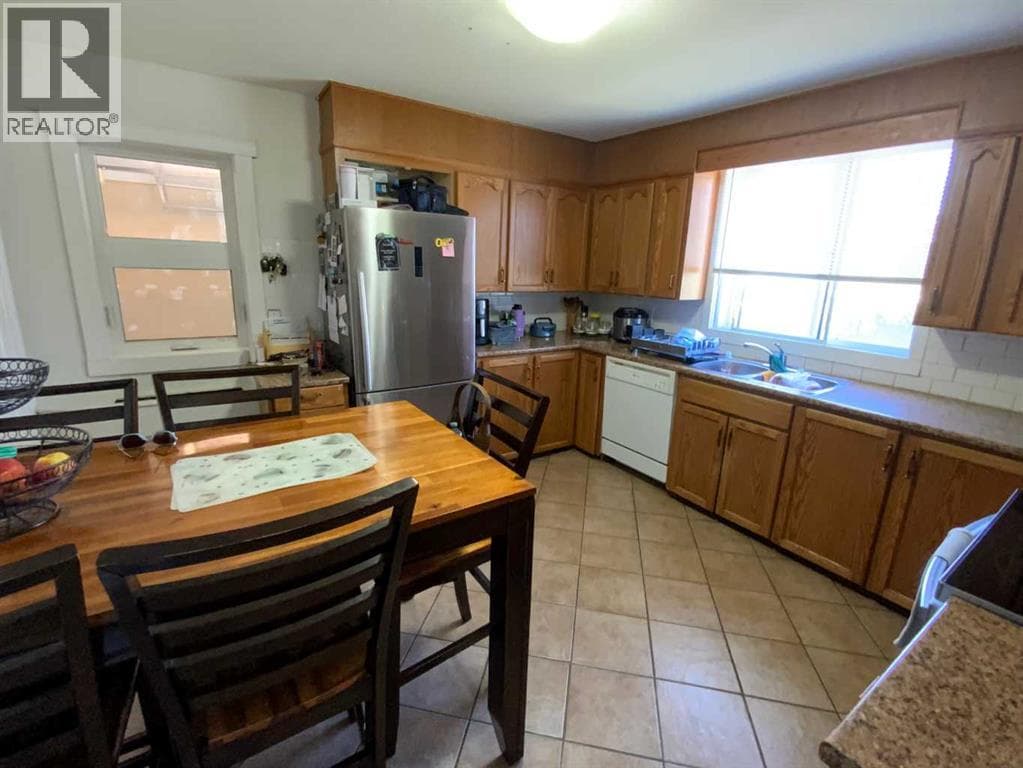 422 Arena Avenue — photo 2