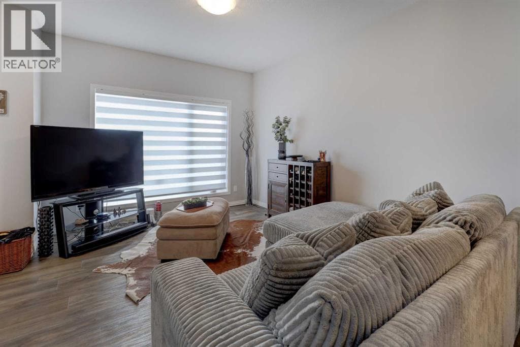 211 Chinook Gate Boulevard SW — photo 4