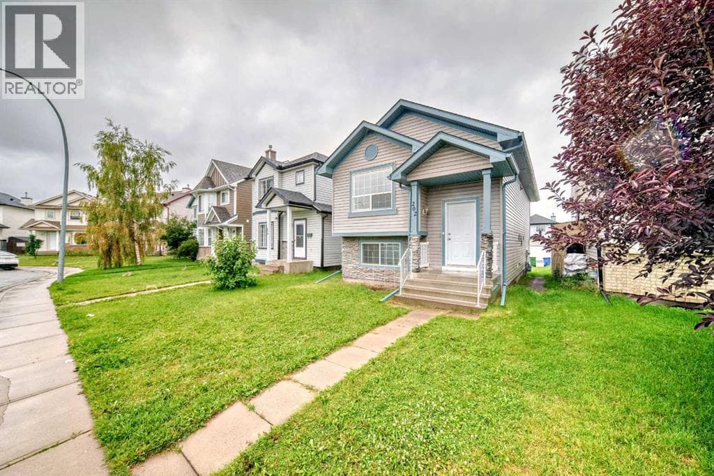 202 Saddlemead Green NE — photo 2