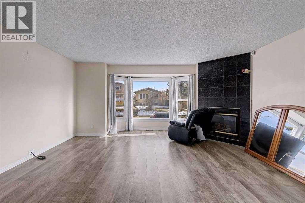 48 Whitworth Way NE — photo 5
