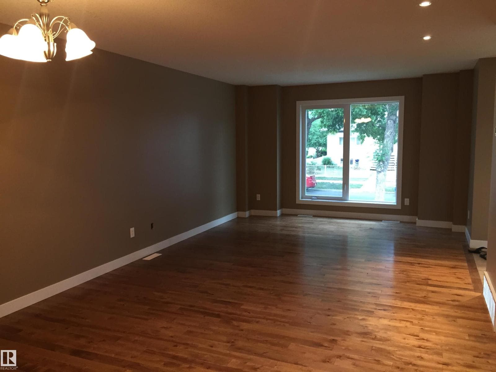 12224 88 ST NW NW — photo 3
