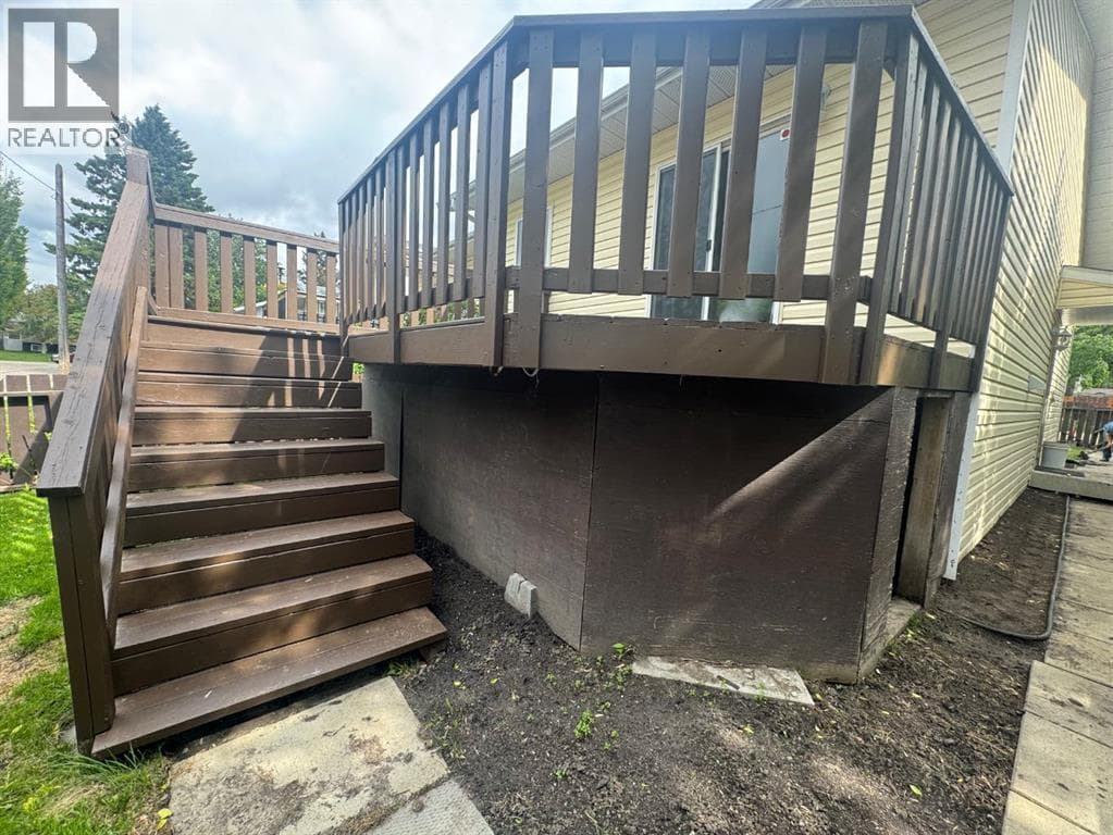 6013 63A Street — photo 3