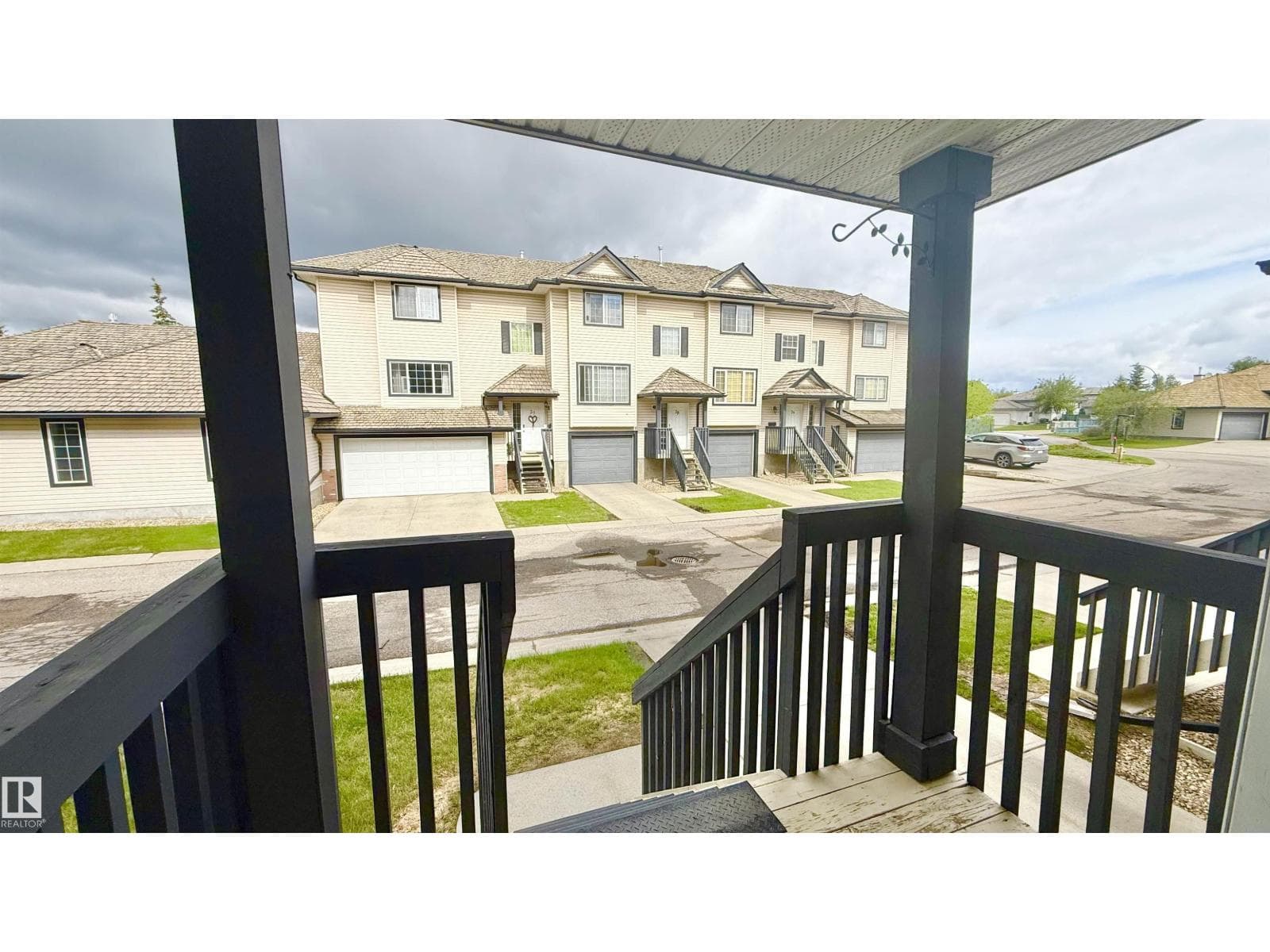 #9 225 BLACKBURN DR E SW — photo 3