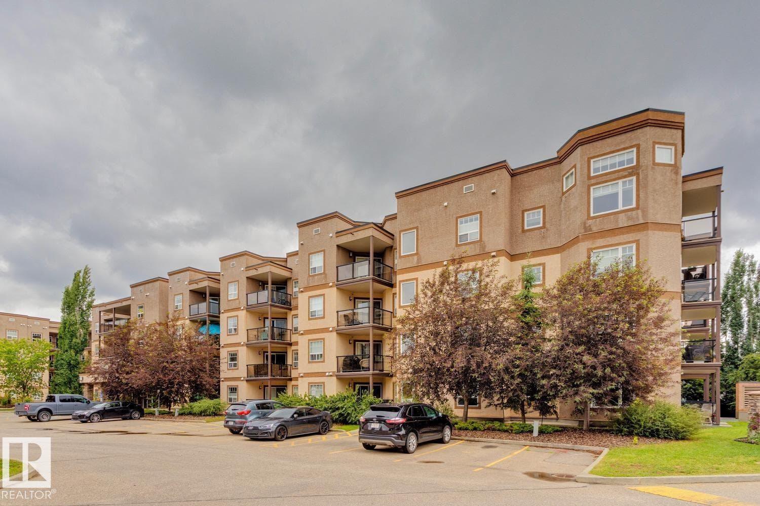 #426 2045 GRANTHAM CT NW