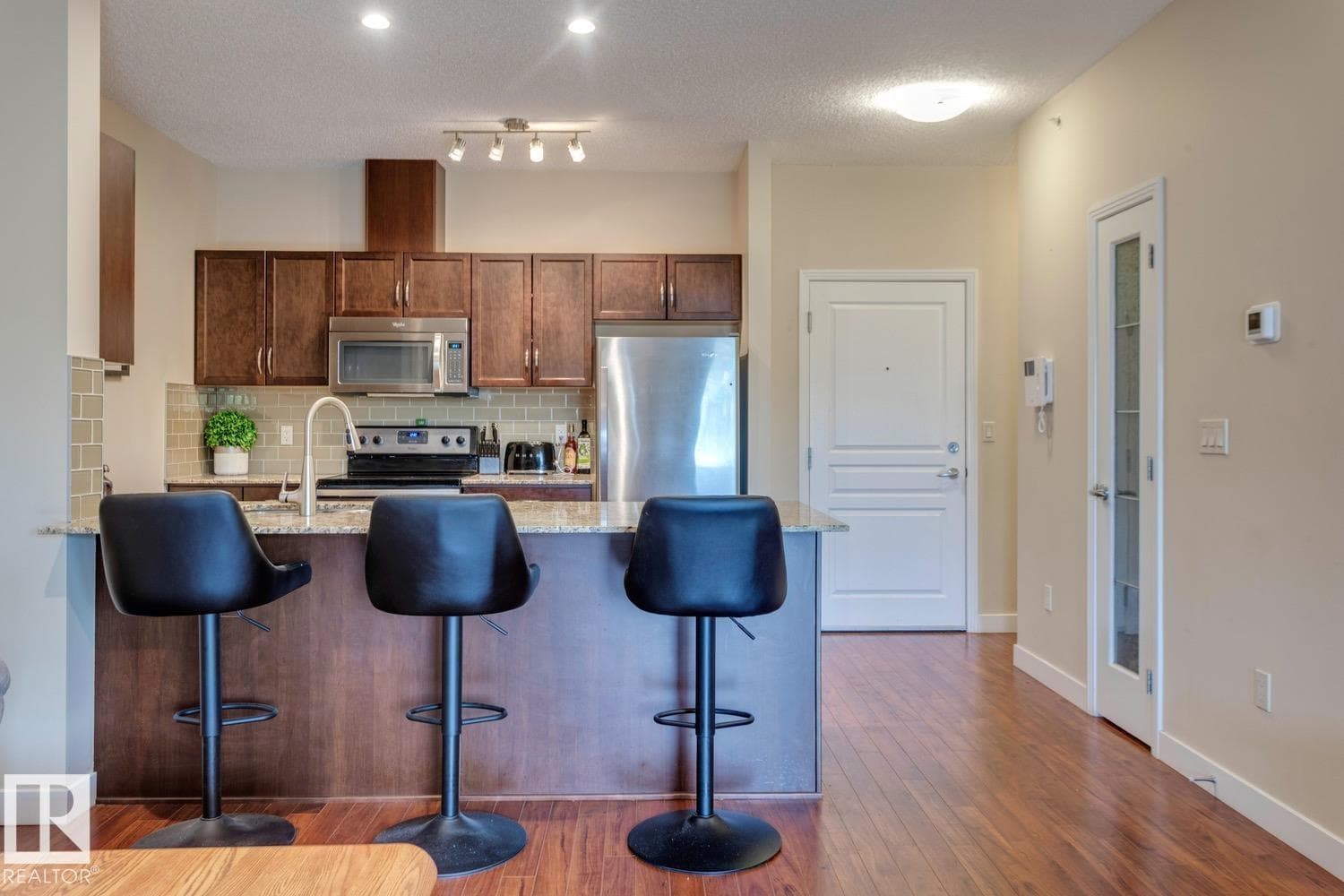 #426 2045 GRANTHAM CT NW — photo 2