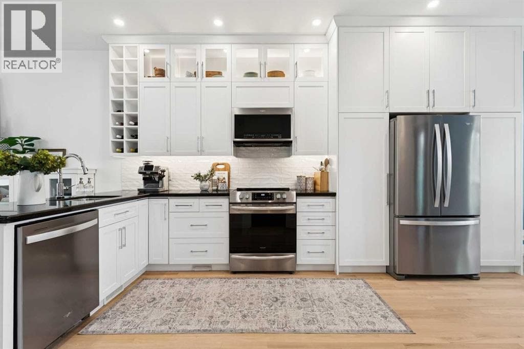 329 10A Street NW — photo 3