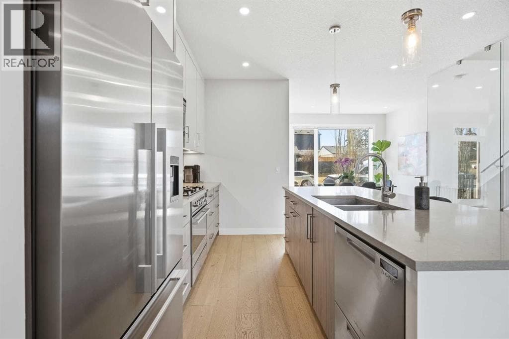 5103 6 Street SW — photo 2