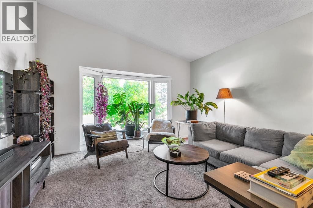 120 Woodbrook Close SW — photo 4