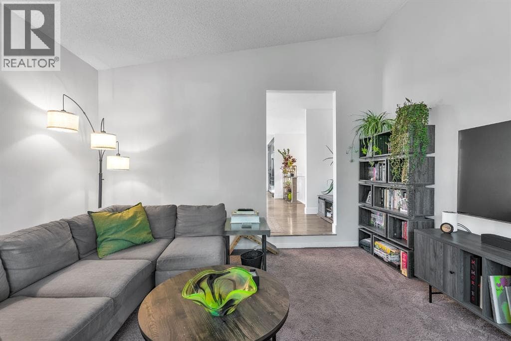 120 Woodbrook Close SW — photo 5