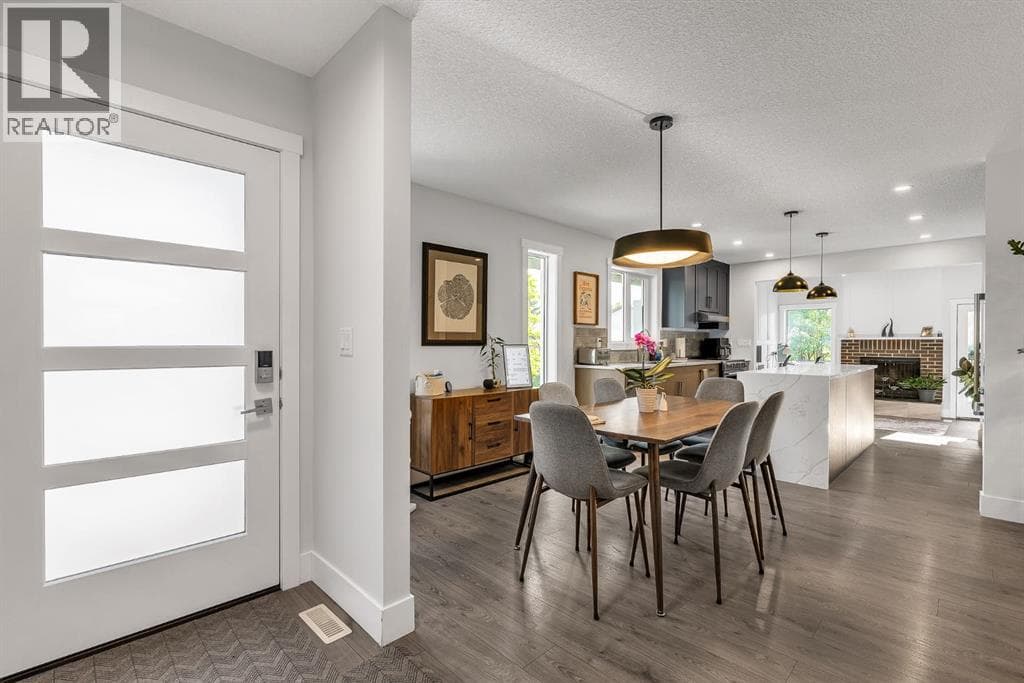120 Woodbrook Close SW — photo 3