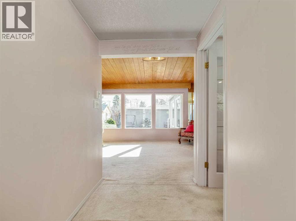 613 30 Street S — photo 2