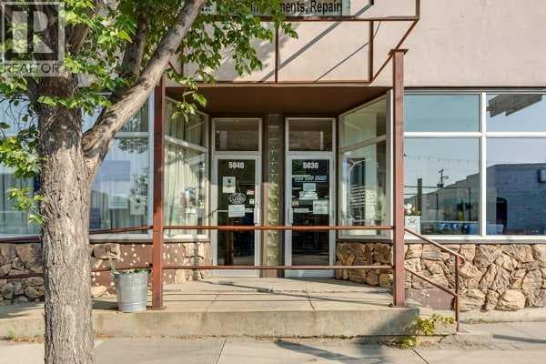 5036 50 Street — photo 2