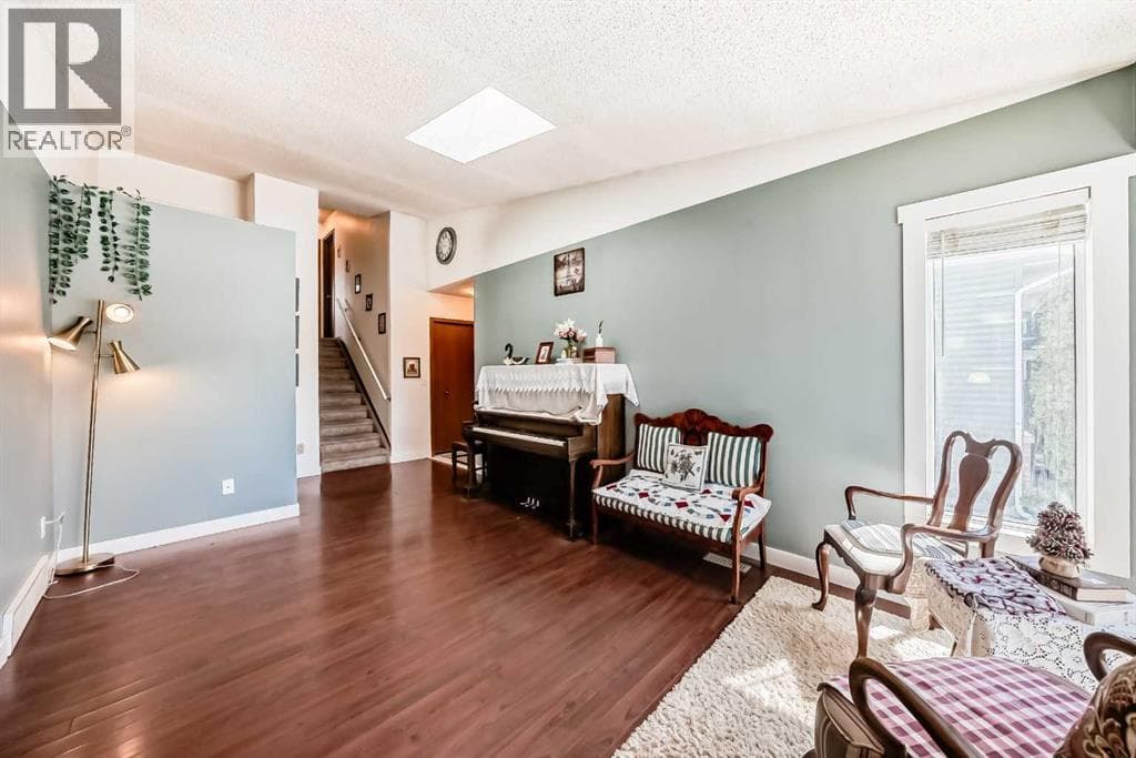 216 Hawkwood Boulevard NW — photo 5