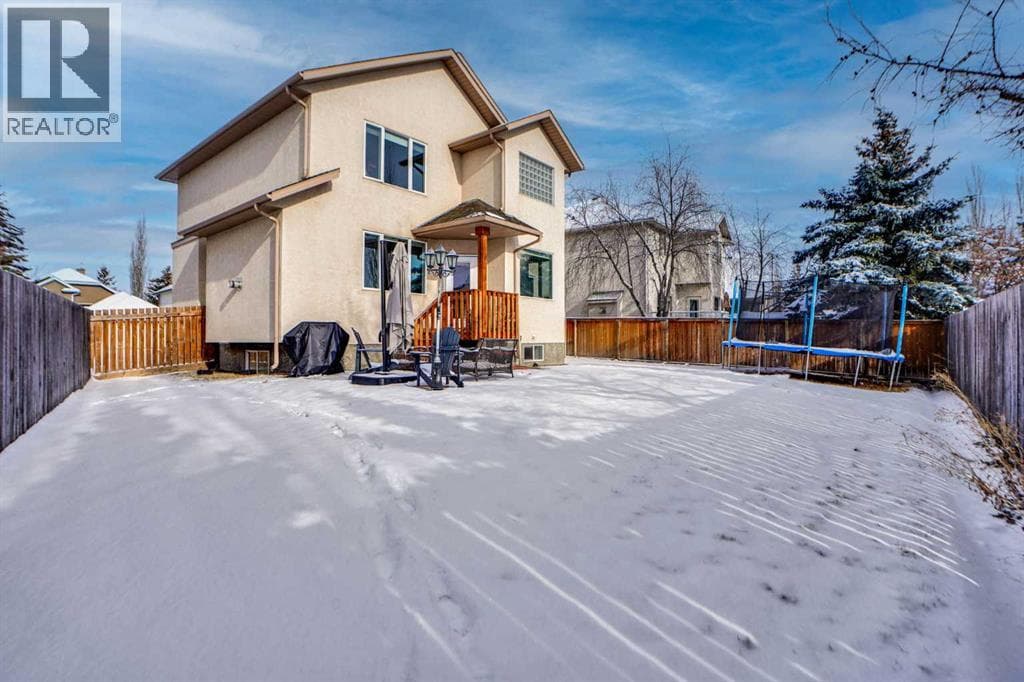 6 Strathridge Way SW photo 3