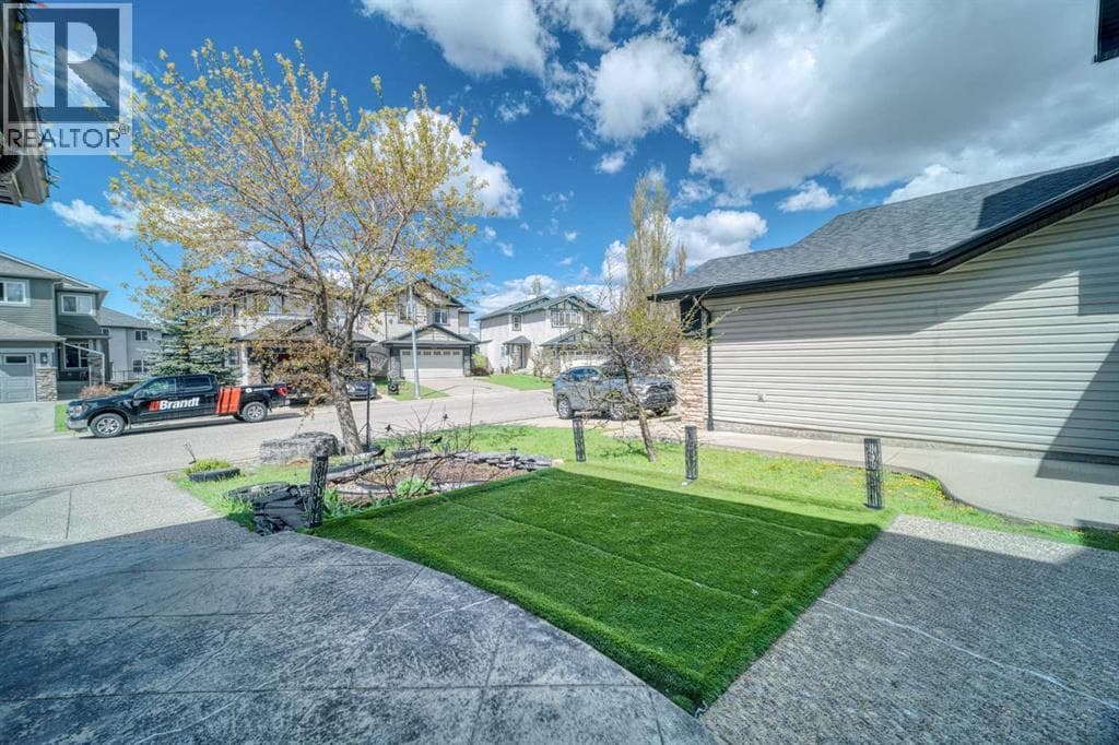 100 Royal Birch Crescent NW — photo 4