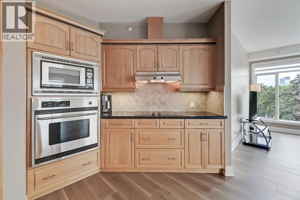408, 4 14 Street NW photo 9