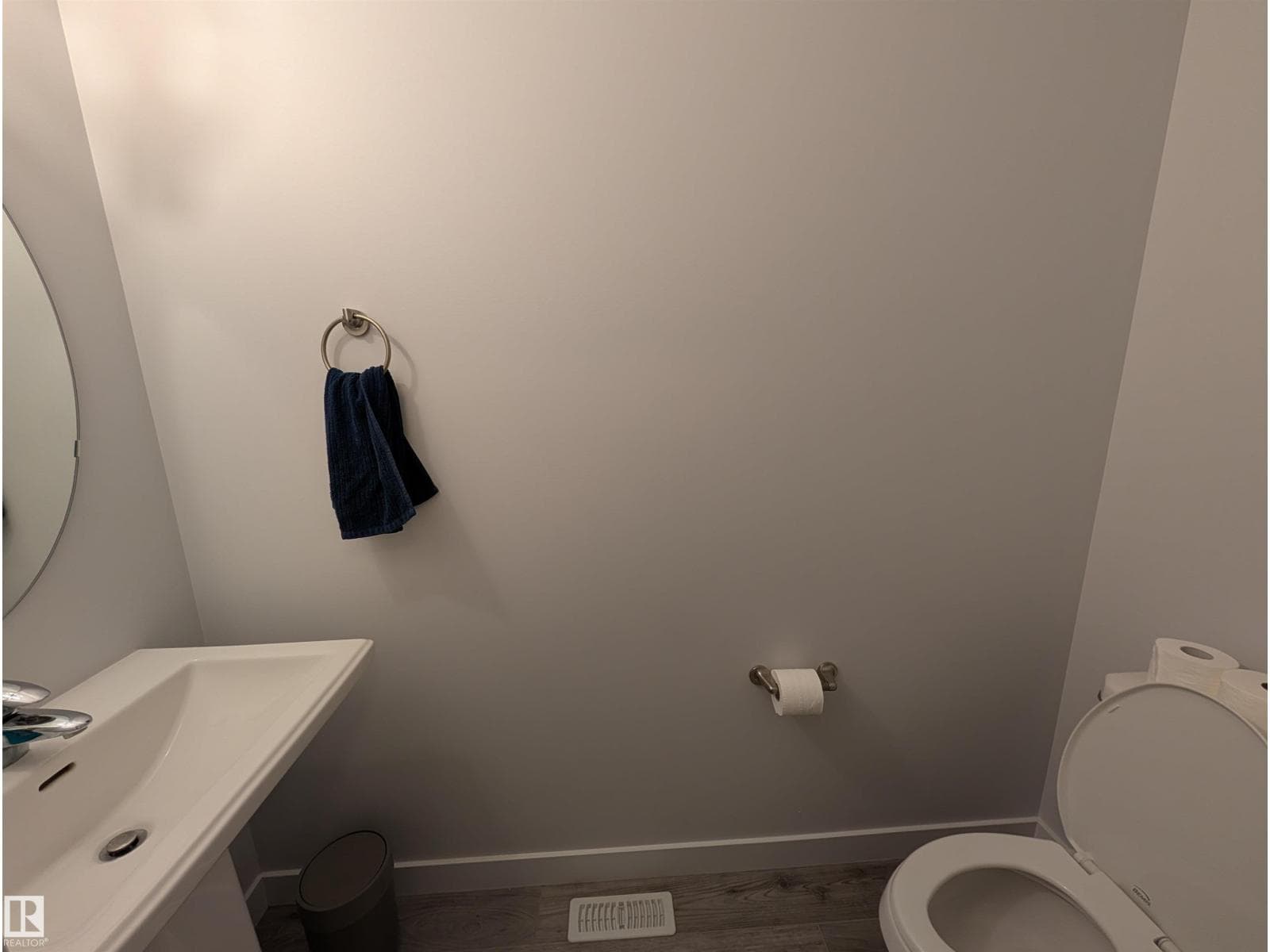 9240 224 ST NW — photo 5
