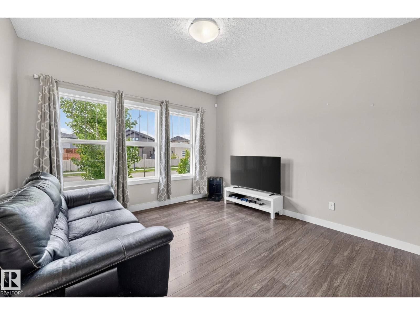 165 ROBINSON DR — photo 5