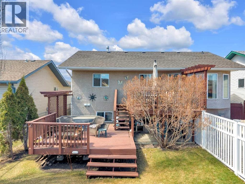 19 Heenan Crescent — photo 4