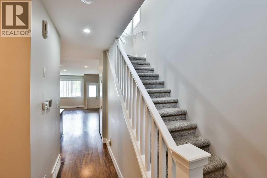 1207B 19A Avenue — photo 2