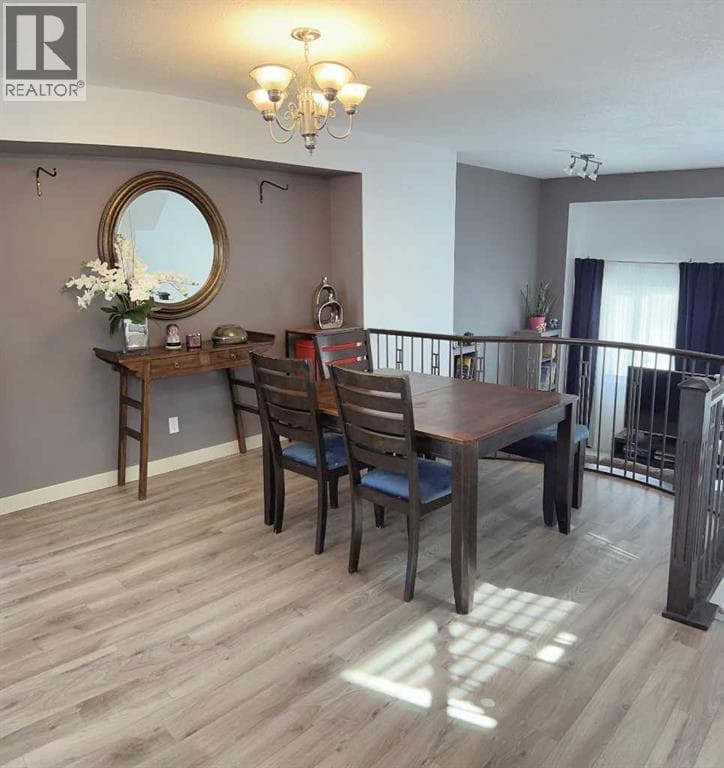 128 Strathcona Circle — photo 4