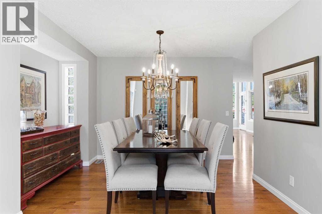 30 Mt Yamnuska Court SE — photo 4