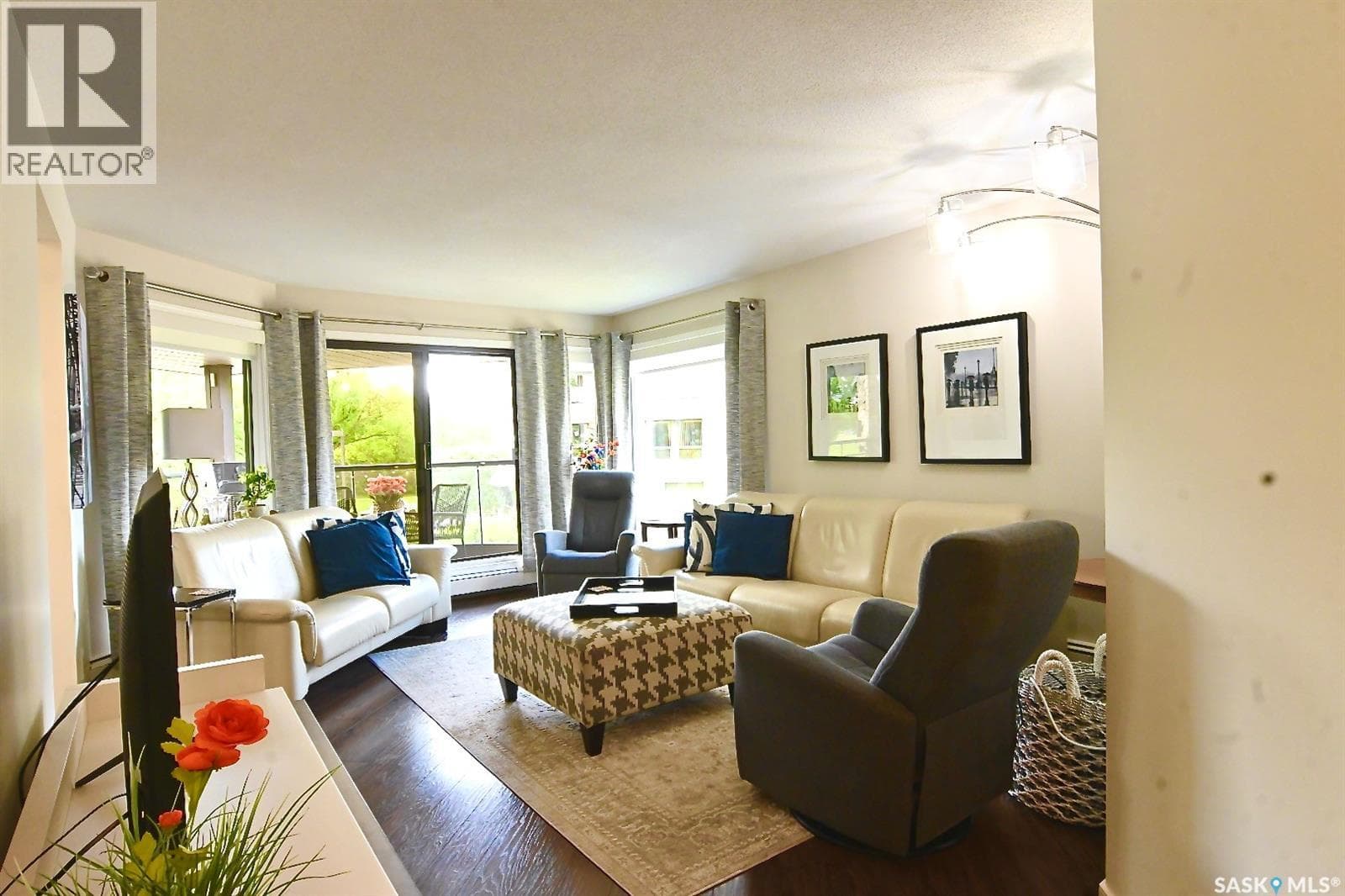 213 2305 Adelaide STREET E — photo 2