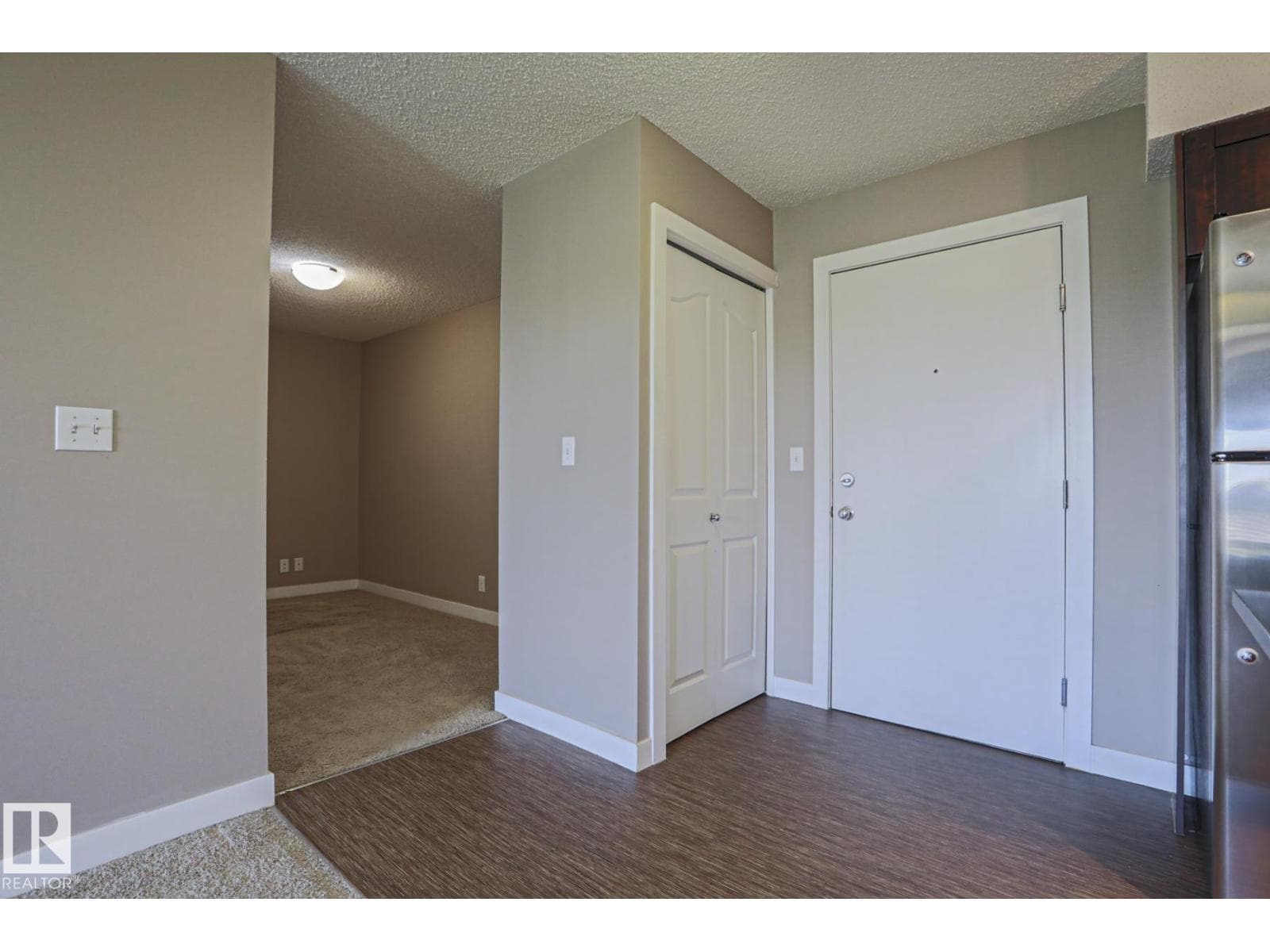 #405 11804 22 AV SW SW — photo 5