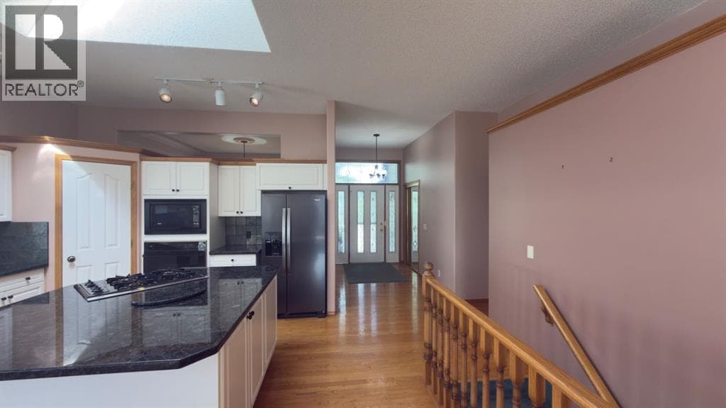 117 Woodpark Close SW — photo 5
