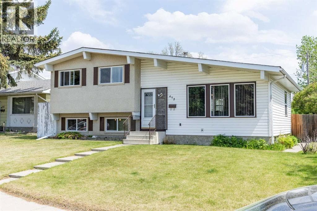 452 Manora Way NE — photo 3