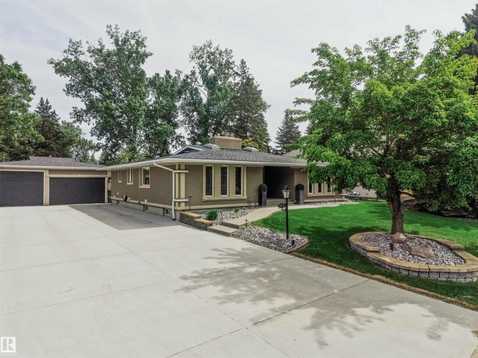 111 FAIRWAY DR NW — photo 2