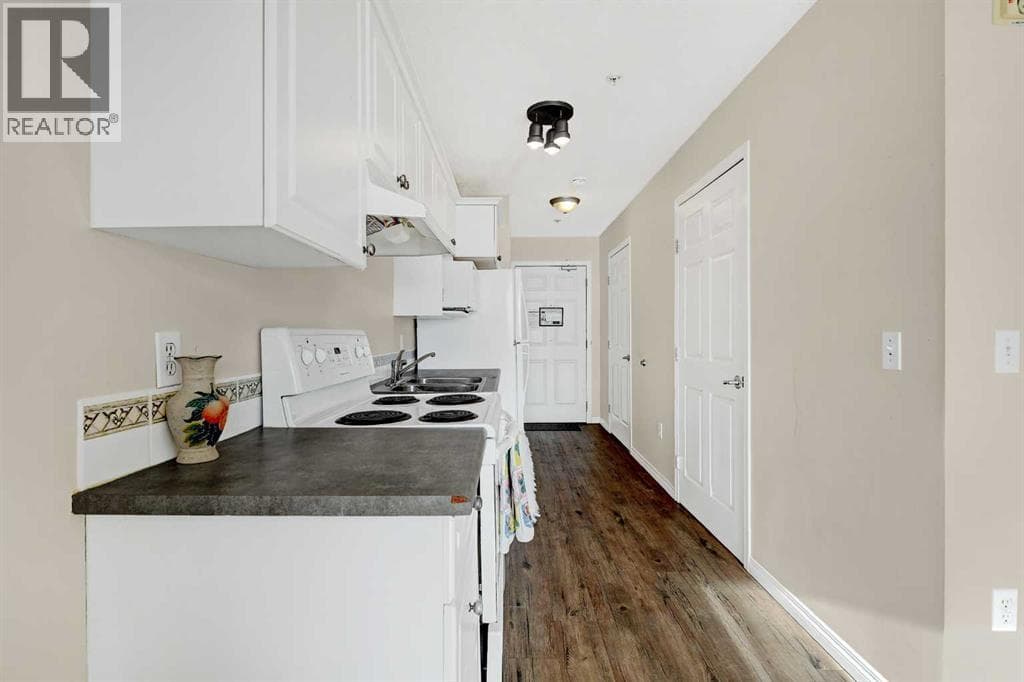 228, 10402 111 Street — photo 5