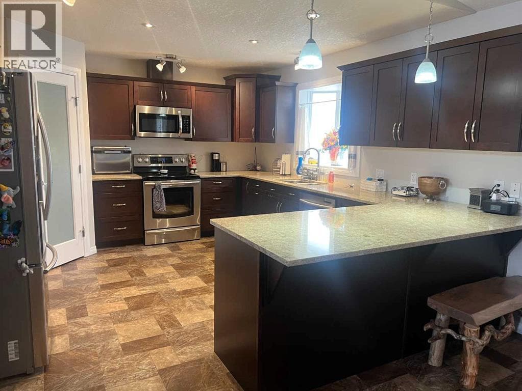 807 8A Street — photo 4
