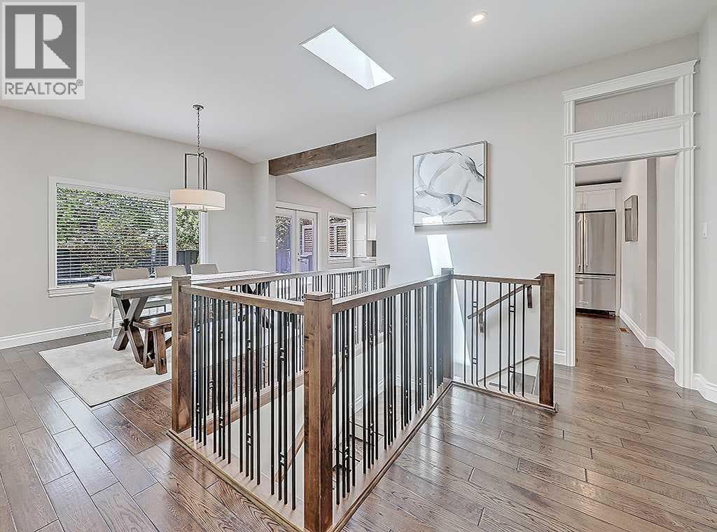 907 Kerfoot Crescent SW — photo 2