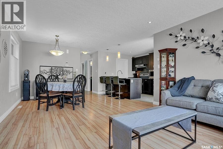 8705 Hincks LANE — photo 3