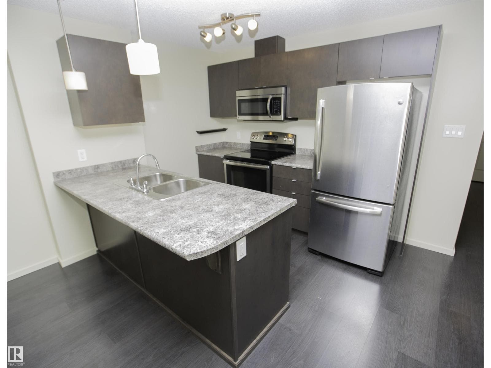 #222 344 WINDERMERE RD NW — photo 4
