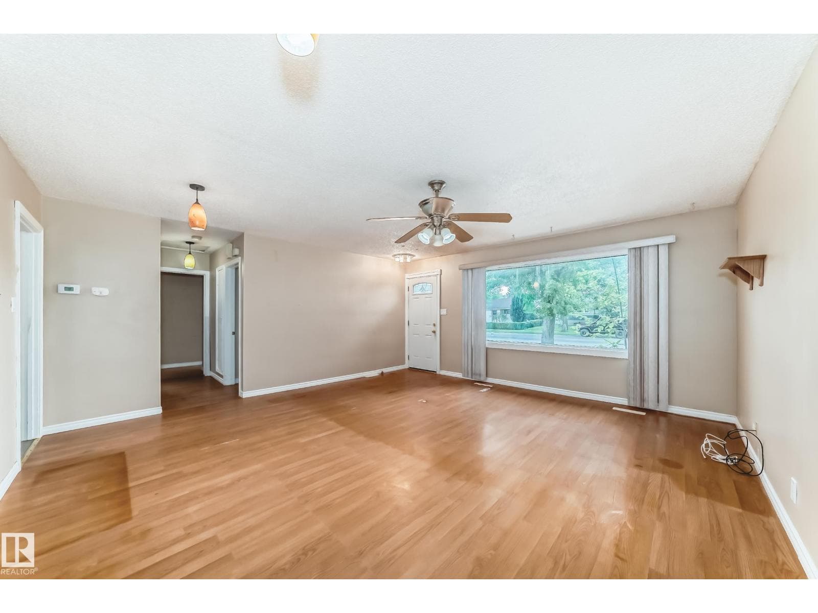 13215 132 AV NW — photo 3
