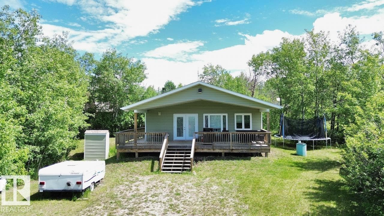 4 Kaylee Crescent WHITE SANDS