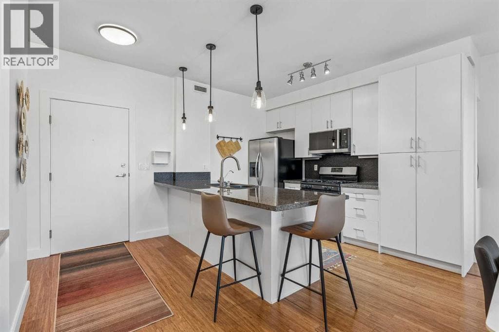 202, 1321 Kensington Close NW — photo 4