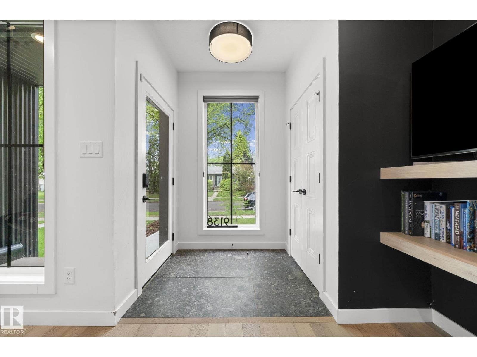 9138 71 AV NW — photo 4