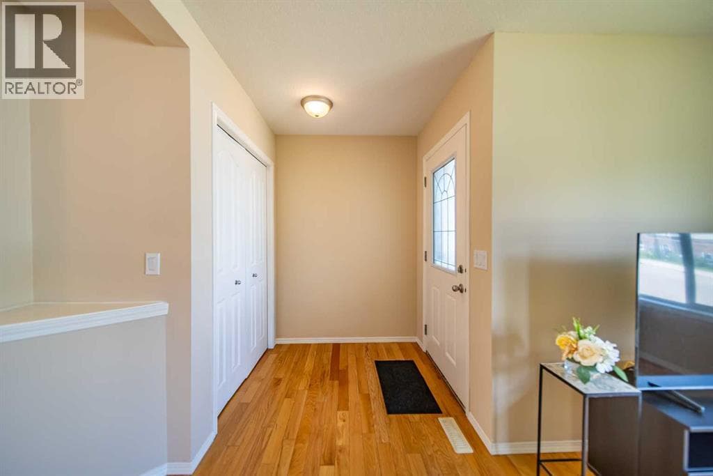 131 Everglen Rise SW — photo 4